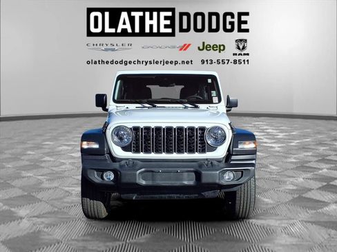 Used 2025 Jeep Wrangler Sport S image 30