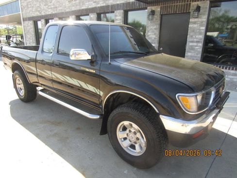 Used 1995 Toyota Tacoma SR5 image 3