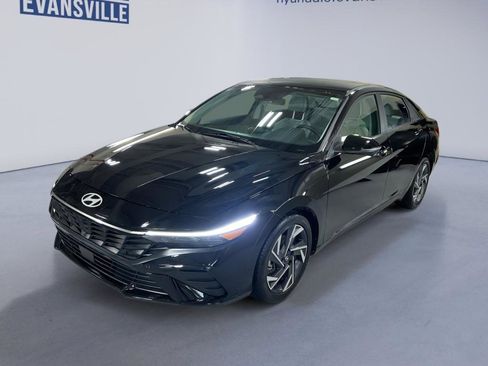 Certified 2024 Hyundai Elantra Limited image 2