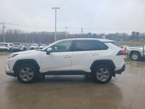 Used 2023 Toyota RAV4 XLE image 4