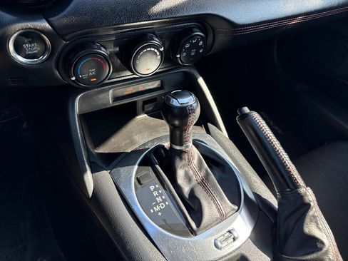 Used 2017 MAZDA MX-5 Miata Club image 20