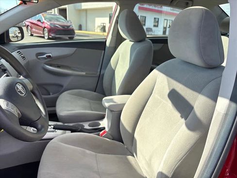 Used 2013 Toyota Corolla LE image 22