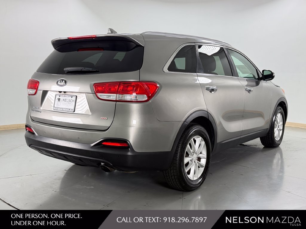 Used 2016 Kia Sorento FWD w/ LX Convenience Package image 6