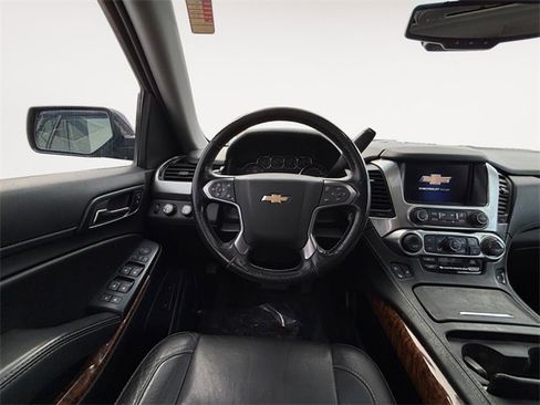 Used 2018 Chevrolet Suburban Premier image 12