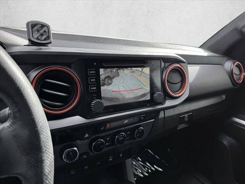 Used 2016 Toyota Tacoma TRD Off-Road w/ Premium & Technology Package AWD/4WD image 14