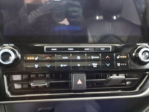 Used 2021 Toyota Highlander Platinum image 22