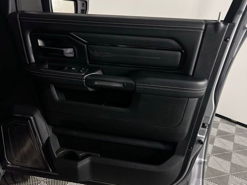 Used 2024 RAM 2500 Limited image 32