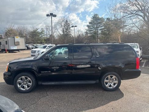 Used 2011 GMC Yukon XL SLT image 16
