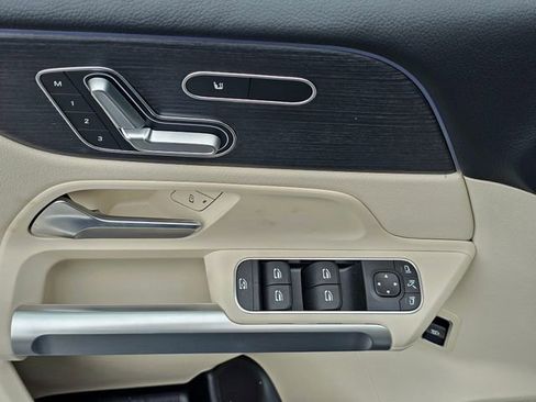 New 2026 Mercedes-Benz GLB 250 4MATIC image 22