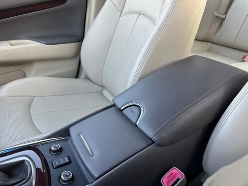 Used 2012 INFINITI G37 x w/ Premium Pkg image 22