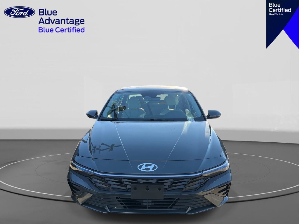 Used 2025 Hyundai Elantra Limited FWD image 3
