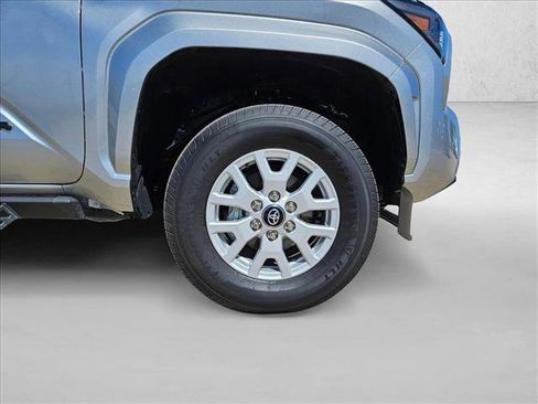 Used 2025 Toyota Tacoma SR5 AWD/4WD image 21