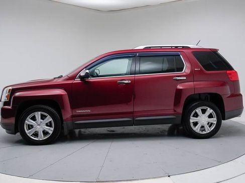Used 2017 GMC Terrain SLT image 2