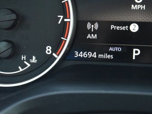 Used 2023 Nissan Rogue SV AWD/4WD image 18