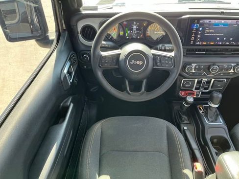 Used 2024 Jeep Wrangler Unlimited AWD/4WD image 13