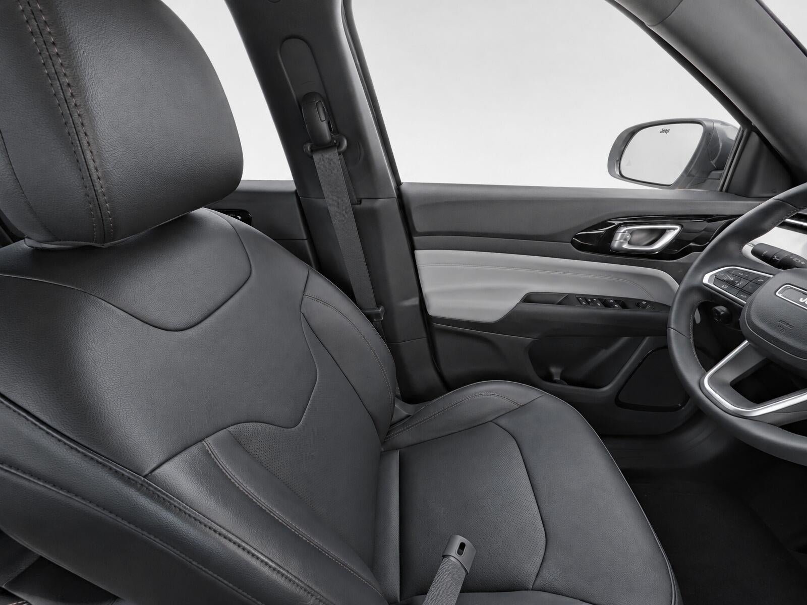 Used 2023 Jeep Compass Limited AWD/4WD image 13