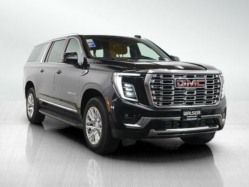 Used 2025 GMC Yukon XL Denali AWD/4WD image 7