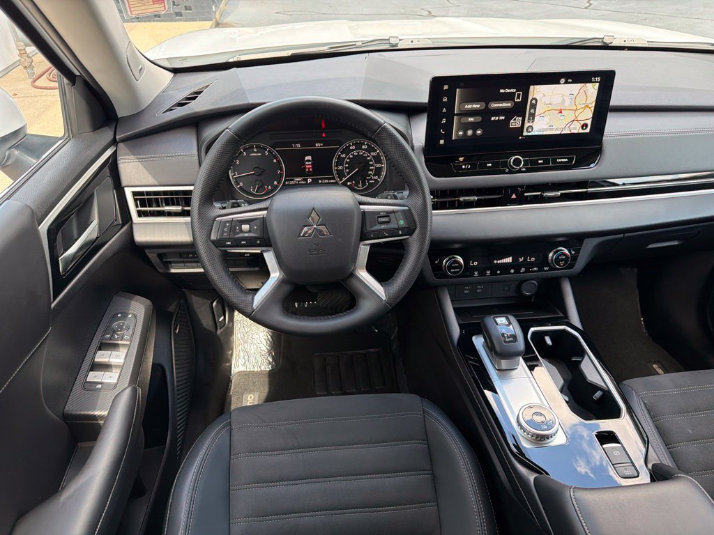 Used 2025 Mitsubishi Outlander SE AWD/4WD image 6