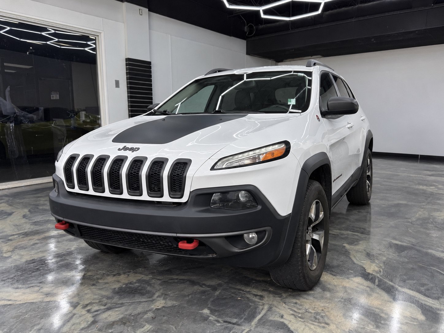 Used 2014 Jeep Cherokee Trailhawk w/ Leather Interior Group AWD/4WD image 1