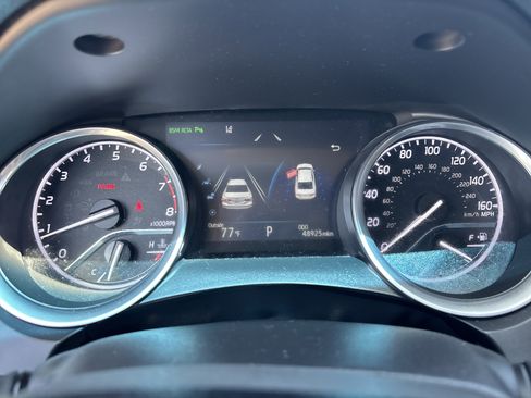 Used 2018 Toyota Camry XLE FWD image 28