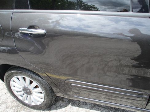 Used 2014 FIAT 500L Easy w/ Popular Equipment Group FWD image 19