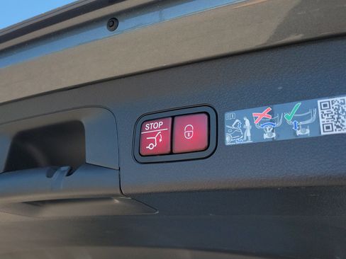 Used 2026 Mercedes-Benz GLS 450 GLS 450 image 10