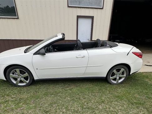 Used 2006 Pontiac G6 GTP w/ Premium Value Package image 2