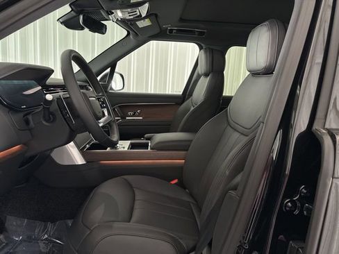 Used 2025 Land Rover Range Rover SE image 13