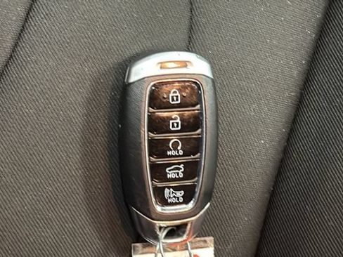 Used 2023 Hyundai Elantra SEL w/ Preferred Accessory Package FWD image 20