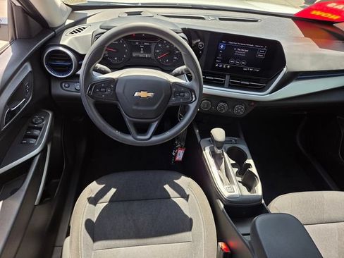 Certified 2024 Chevrolet Trax LS w/ LS Convenience Package FWD image 12