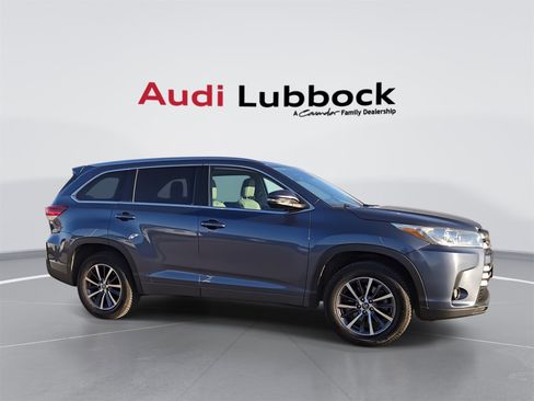 Used 2018 Toyota Highlander XLE image 9