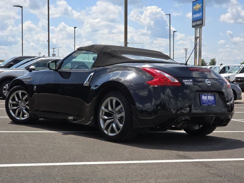Used 2010 Nissan 370Z Touring RWD image 16