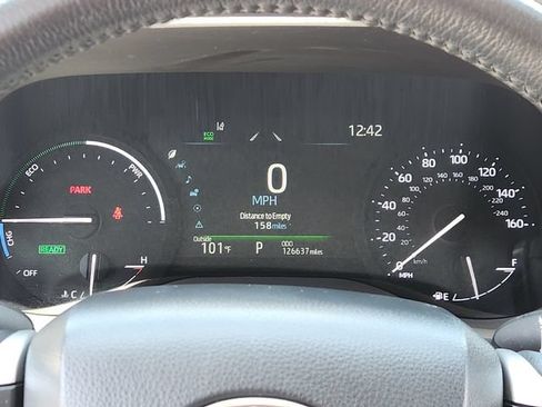 Used 2025 Toyota Sienna XLE FWD image 14