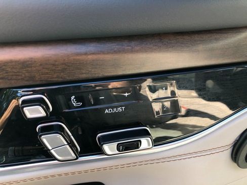 Used 2023 Jeep Grand Wagoneer Series II image 18