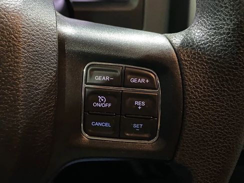 Used 2020 RAM 1500 Classic SLT image 19