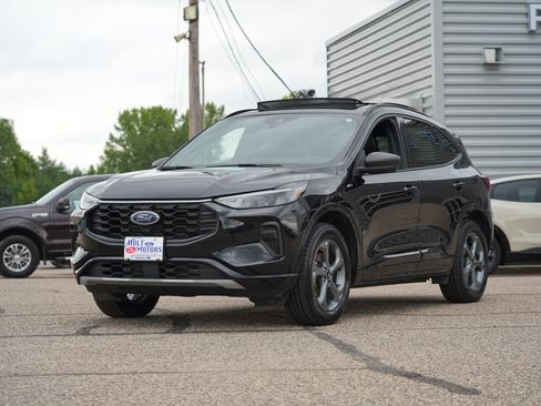 Used 2024 Ford Escape ST-Line w/ Tech Pack #1 AWD/4WD image 8