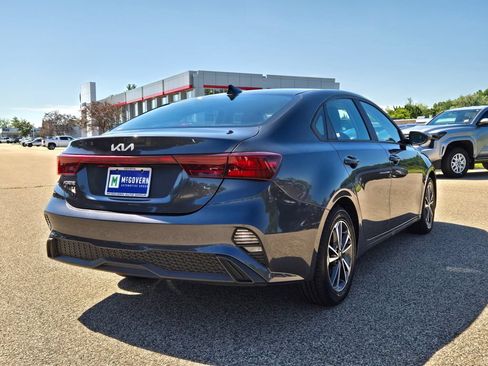 Used 2023 Kia Forte Sedan FWD image 6