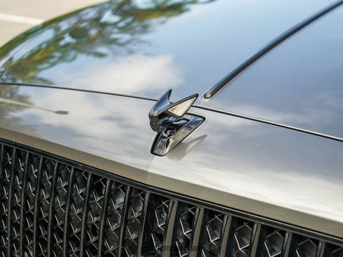 Used 2022 Bentley Flying Spur Plug-In Hybrid image 82