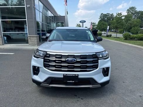 Used 2026 Ford Explorer Active w/ Active Comfort Package AWD/4WD image 3