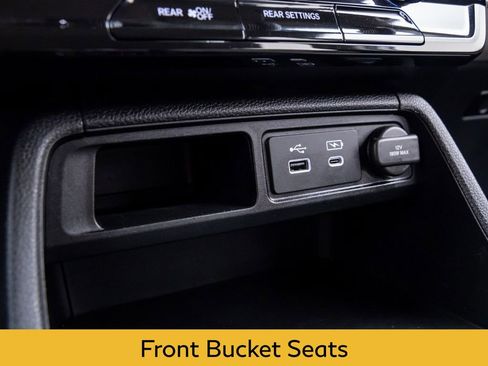 Used 2023 Honda Pilot LX image 25