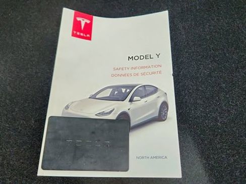 Used 2022 Tesla Model Y Performance image 65