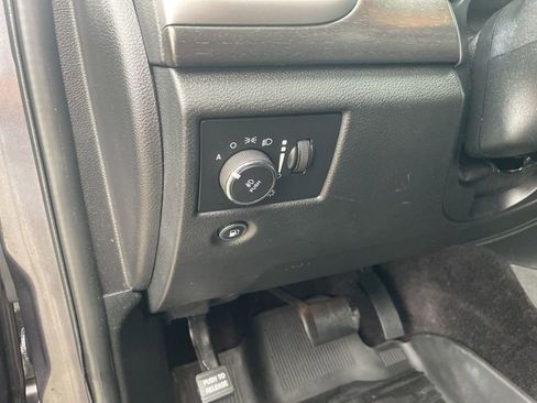 Used 2017 Jeep Grand Cherokee Altitude RWD image 22