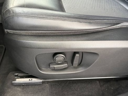 Used 2017 Land Rover Discovery Sport SE AWD/4WD image 5