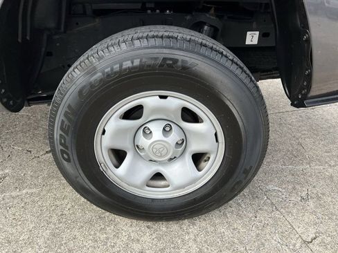 Used 2020 Toyota Tacoma SR w/ SR Convenience Package RWD image 33