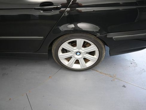 Used 2002 BMW 325i Sedan RWD image 15