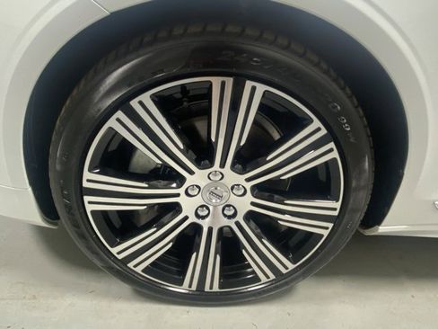 Used 2025 Volvo S90 T8 Ultra w/ Lounge Package image 5