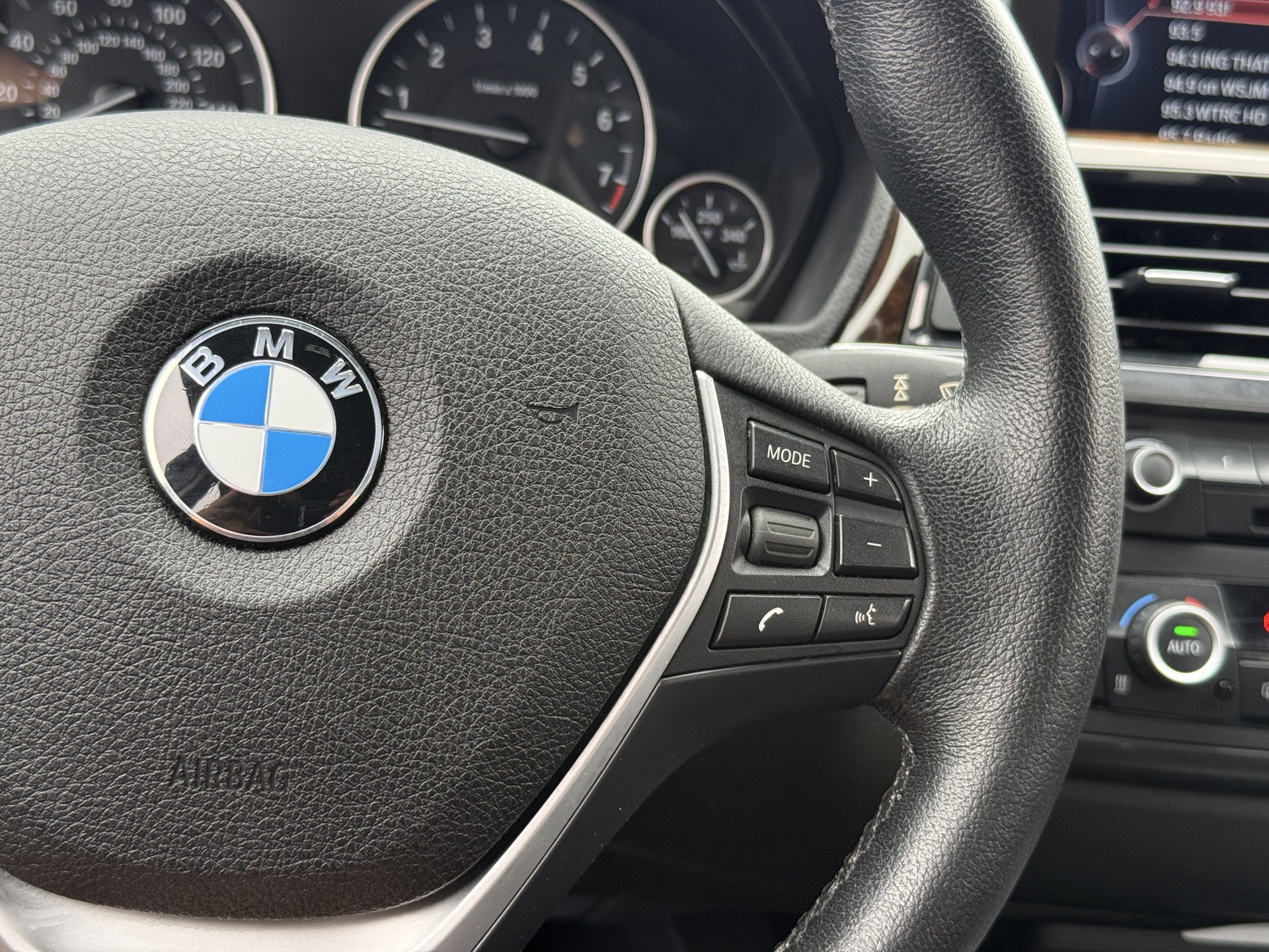 Used 2015 BMW 335i xDrive Sedan AWD/4WD image 22