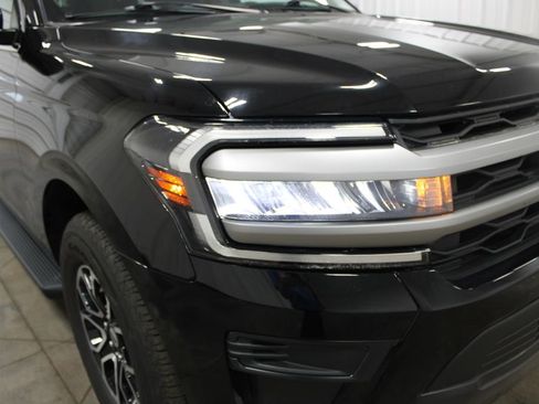 Used 2024 Ford Expedition XLT image 12
