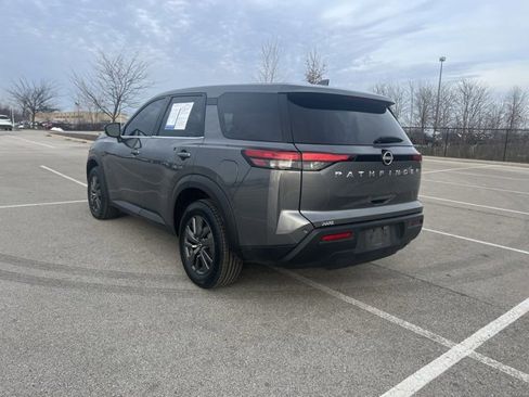 Used 2022 Nissan Pathfinder S image 6