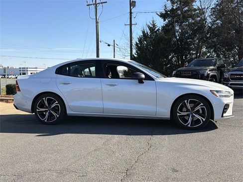 Used 2024 Volvo S60 B5 Plus image 6